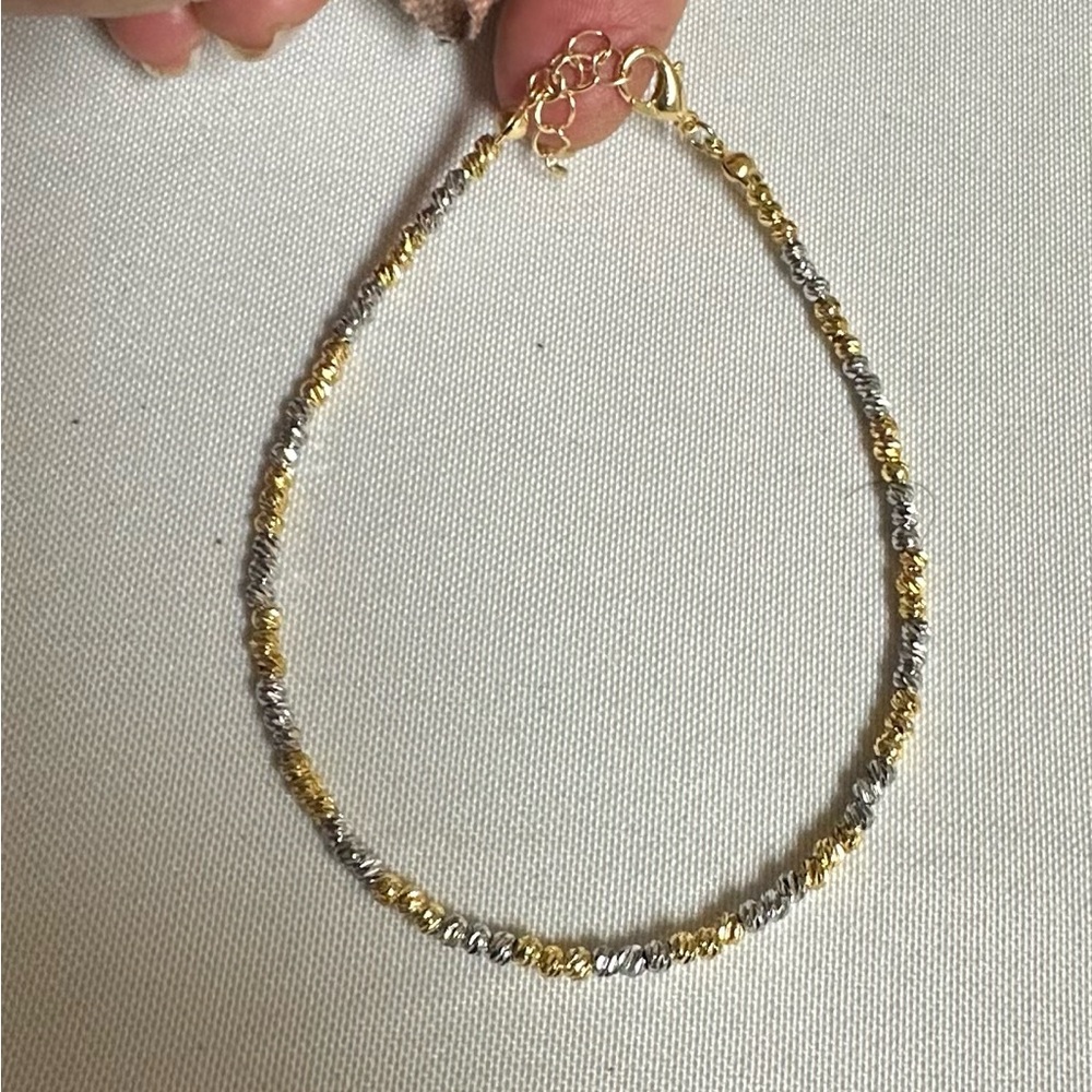 Elegant Gold and Silver Women's Anklet. - Picture 2 of 2